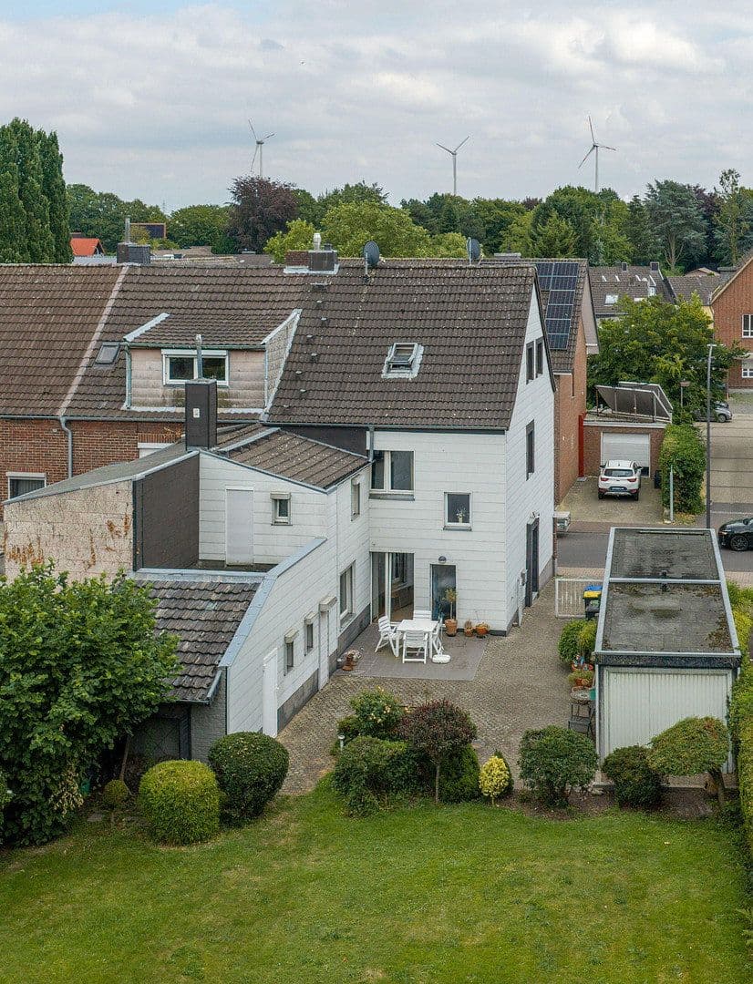 Prodej domu 145 m², pozemek 756 m², Antoniusstraße 9, Baesweiler, Severní Porýní-Vestfálsko Prodej domu 145 m², pozemek 756 m², Antoniusstraße 9, Baesweiler, Severní Porýní-Vestfálsko