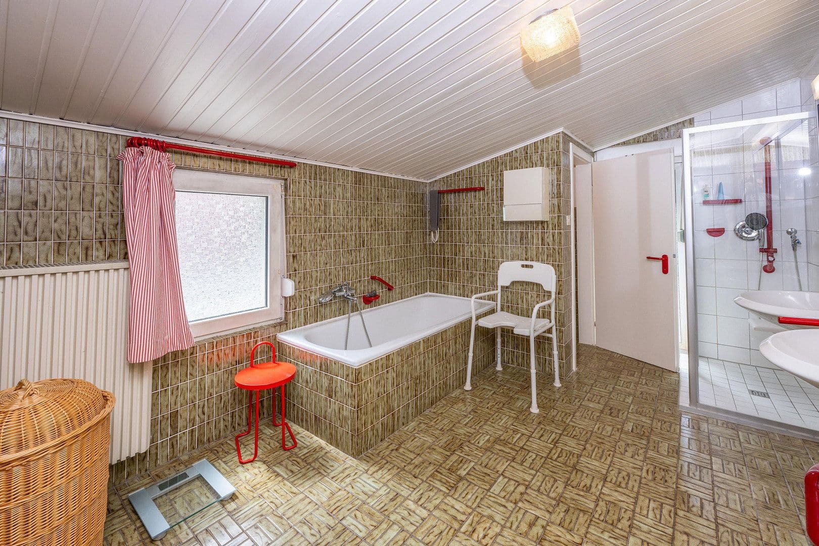 Prodej domu 145 m², pozemek 756 m², Antoniusstraße 9, Baesweiler, Severní Porýní-Vestfálsko Prodej domu 145 m², pozemek 756 m², Antoniusstraße 9, Baesweiler, Severní Porýní-Vestfálsko