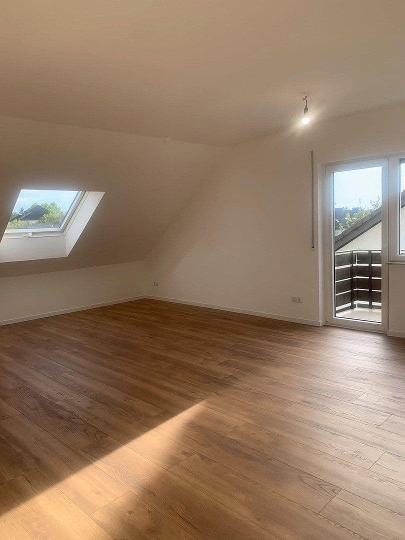 Pronájem bytu 4+1 79 m², Bruchköbel, Hessen Pronájem bytu 4+1 79 m², Bruchköbel, Hessen