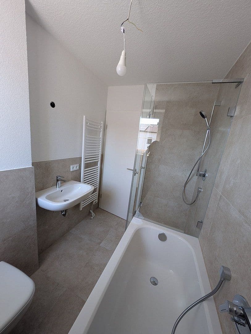 Pronájem bytu 4+1 105 m², Karlsruhe, Bádensko-Württembersko Pronájem bytu 4+1 105 m², Karlsruhe, Bádensko-Württembersko