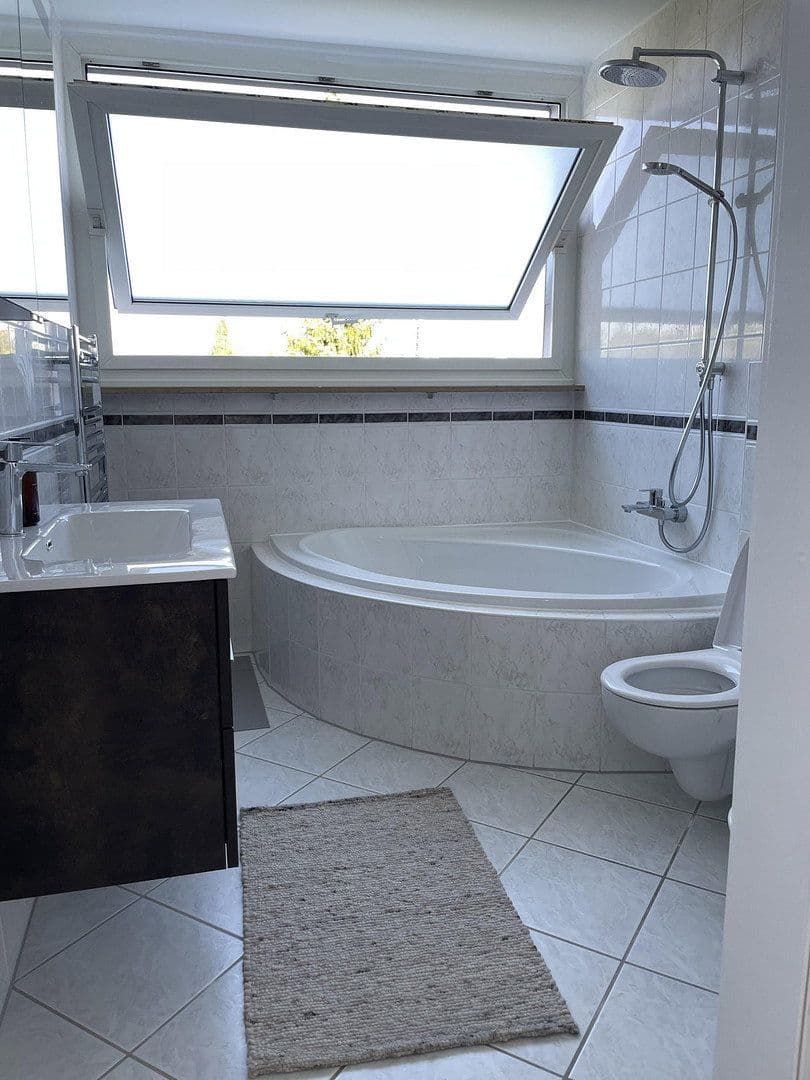Pronájem bytu 3+kk 132 m², Hansjakobstraße 125a, München, Bavorsko Pronájem bytu 3+kk 132 m², Hansjakobstraße 125a, München, Bavorsko