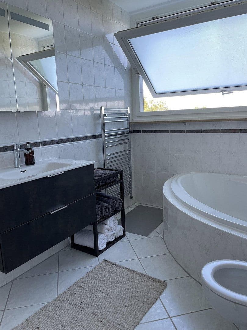 Pronájem bytu 3+kk 132 m², Hansjakobstraße 125a, München, Bavorsko Pronájem bytu 3+kk 132 m², Hansjakobstraße 125a, München, Bavorsko