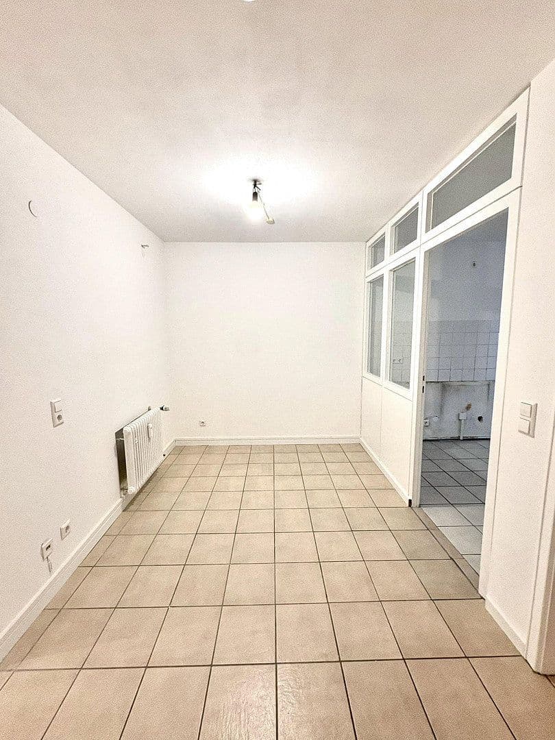 Pronájem bytu 4+kk 93 m², Stuttgart, Bádensko-Württembersko Pronájem bytu 4+kk 93 m², Stuttgart, Bádensko-Württembersko