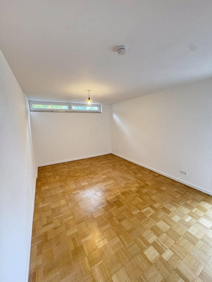 Pronájem bytu 4+kk 93 m², Stuttgart, Bádensko-Württembersko Pronájem bytu 4+kk 93 m², Stuttgart, Bádensko-Württembersko