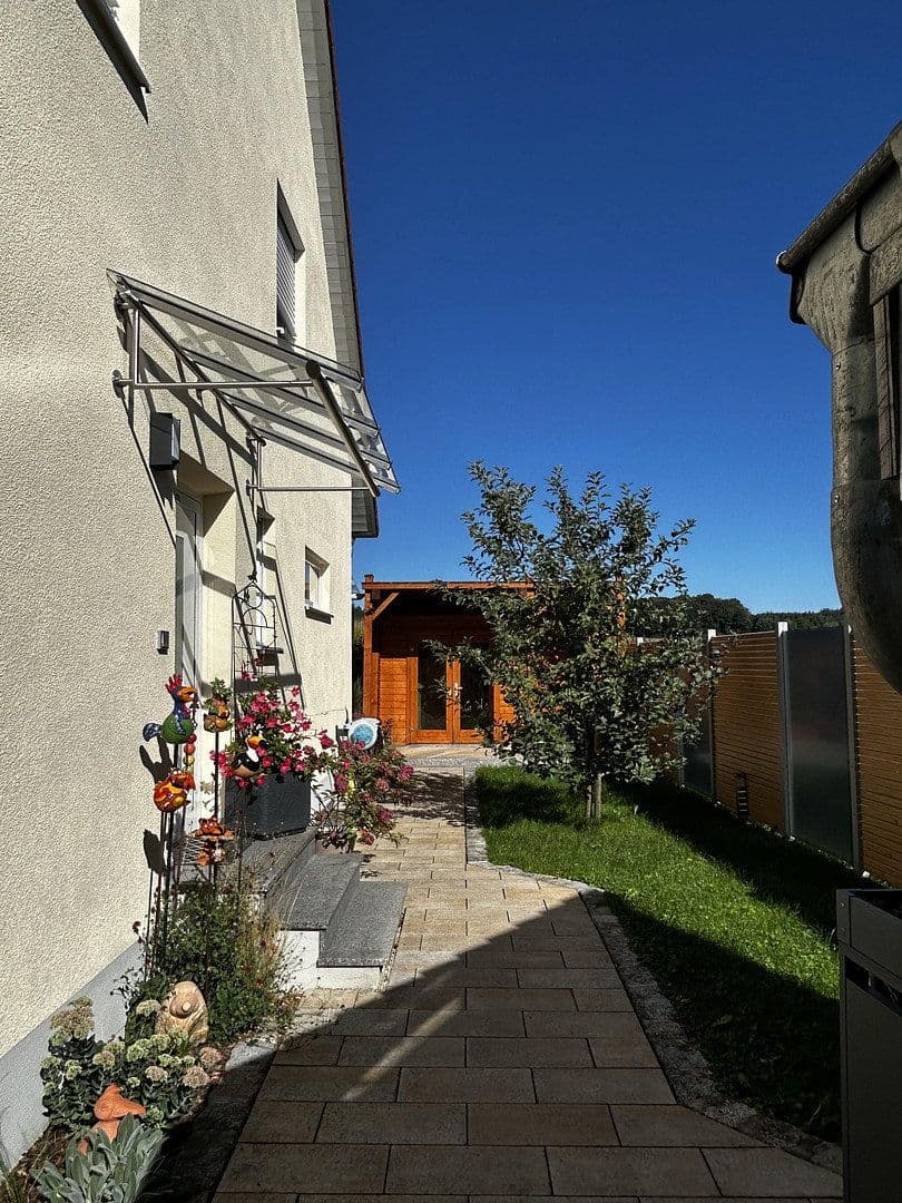 Prodej domu 147 m², pozemek 328 m², Reichertshausen, Bavorsko Prodej domu 147 m², pozemek 328 m², Reichertshausen, Bavorsko