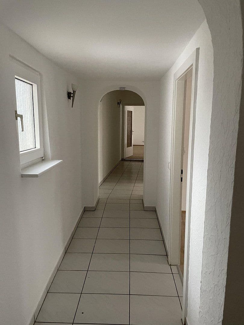 Pronájem domu 211 m², pozemek 100 m², Falltorstr. 2, Bruchköbel, Hessen Pronájem domu 211 m², pozemek 100 m², Falltorstr. 2, Bruchköbel, Hessen