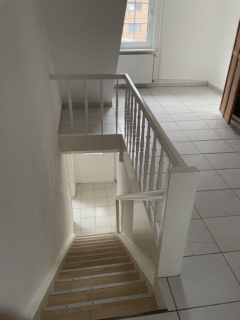 Pronájem domu 211 m², pozemek 100 m², Falltorstr. 2, Bruchköbel, Hessen Pronájem domu 211 m², pozemek 100 m², Falltorstr. 2, Bruchköbel, Hessen