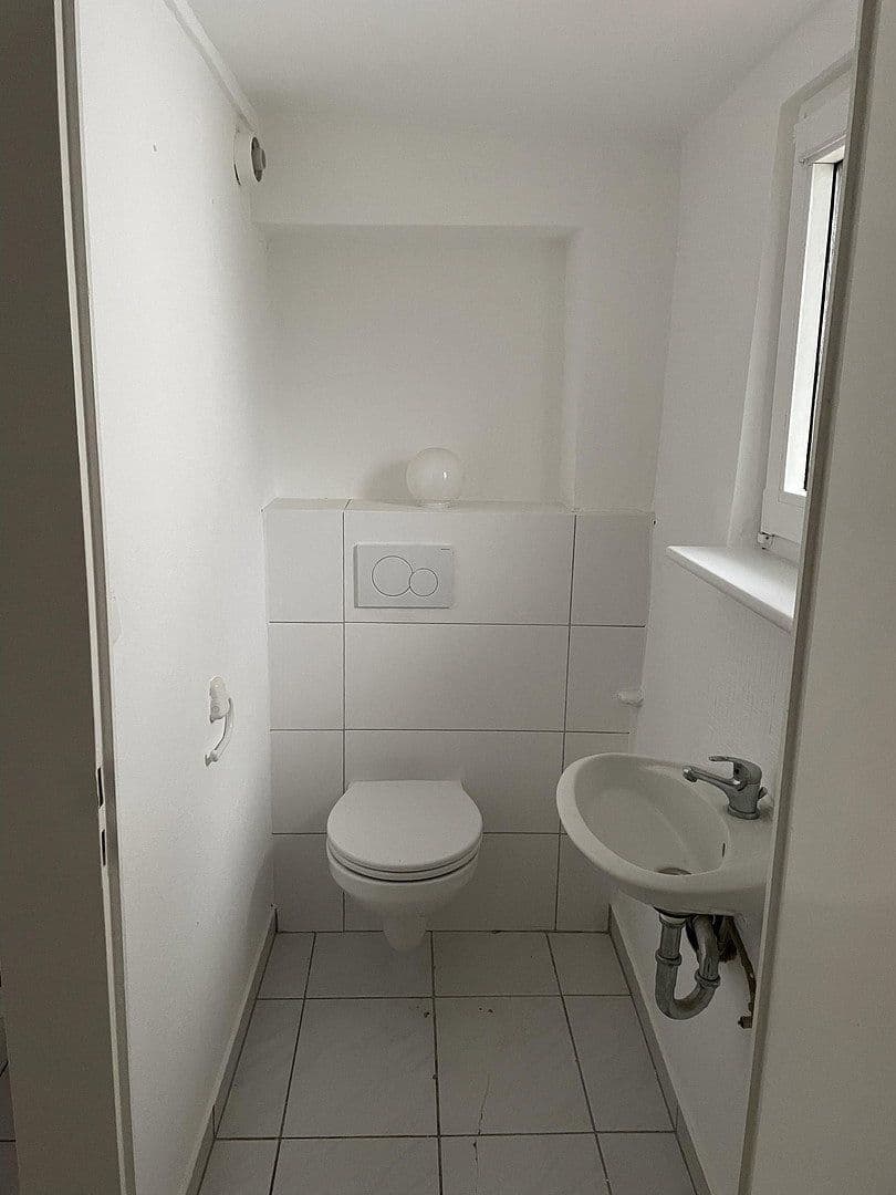 Pronájem domu 211 m², pozemek 100 m², Falltorstr. 2, Bruchköbel, Hessen Pronájem domu 211 m², pozemek 100 m², Falltorstr. 2, Bruchköbel, Hessen