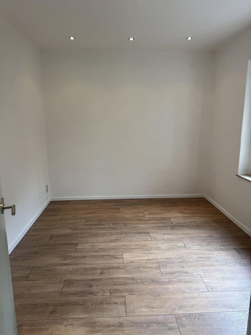 Pronájem kanceláře 106 m², Chemnitzer Str.65, Frankenberg/Sachsen, Sasko Pronájem kanceláře 106 m², Chemnitzer Str.65, Frankenberg/Sachsen, Sasko
