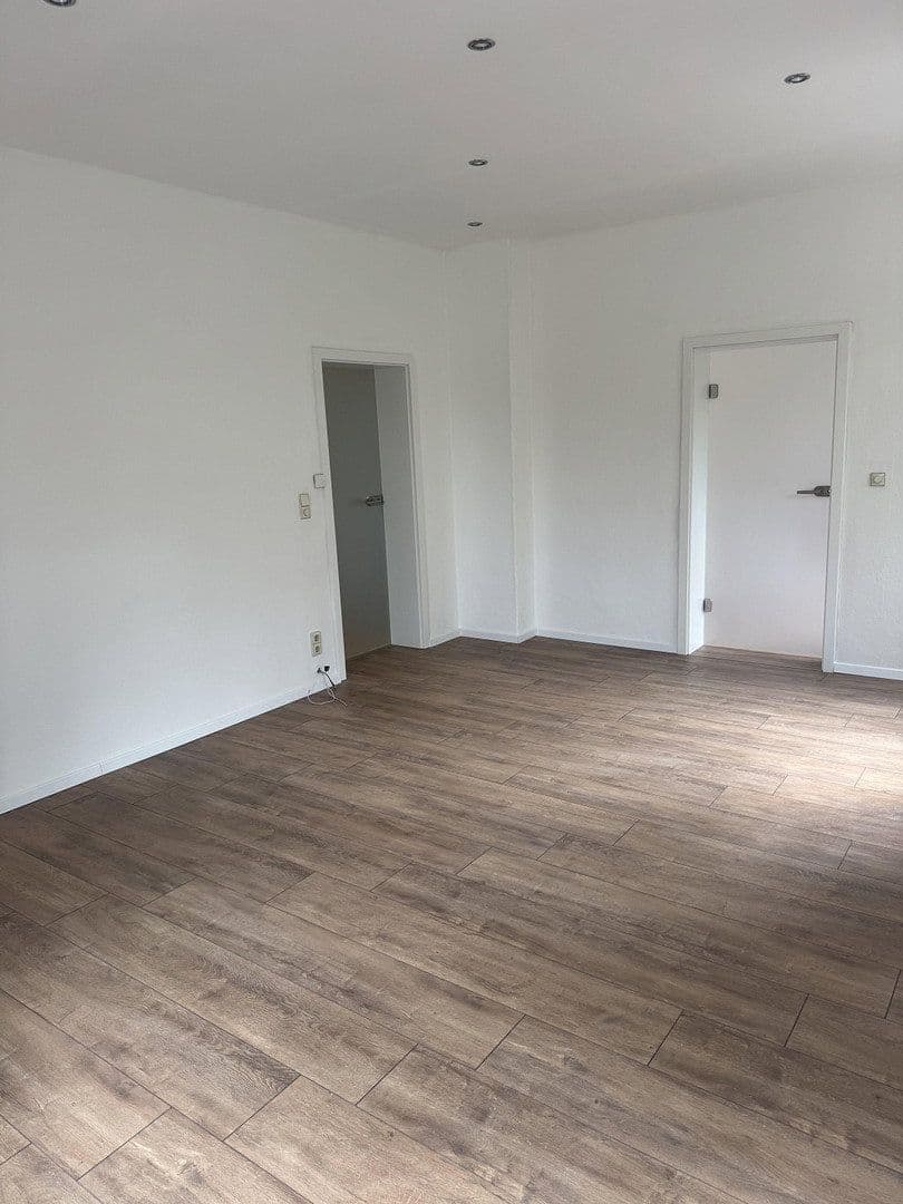 Pronájem kanceláře 106 m², Chemnitzer Str.65, Frankenberg/Sachsen, Sasko Pronájem kanceláře 106 m², Chemnitzer Str.65, Frankenberg/Sachsen, Sasko