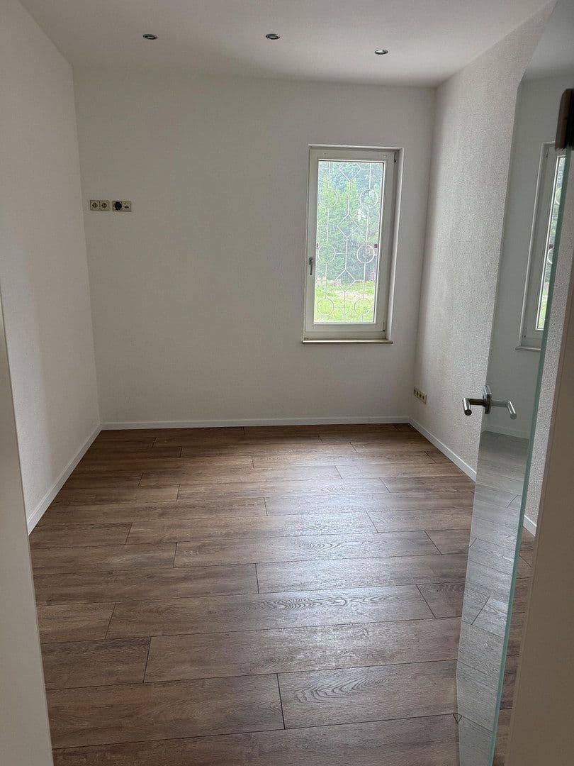 Pronájem kanceláře 106 m², Chemnitzer Str.65, Frankenberg/Sachsen, Sasko Pronájem kanceláře 106 m², Chemnitzer Str.65, Frankenberg/Sachsen, Sasko