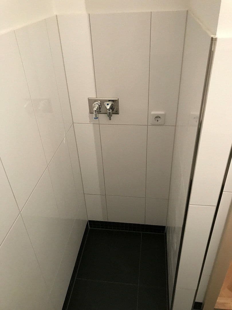 Prodej bytu 1+1 43 m², Alsenstraße 16, Berlin, Berlín Prodej bytu 1+1 43 m², Alsenstraße 16, Berlin, Berlín
