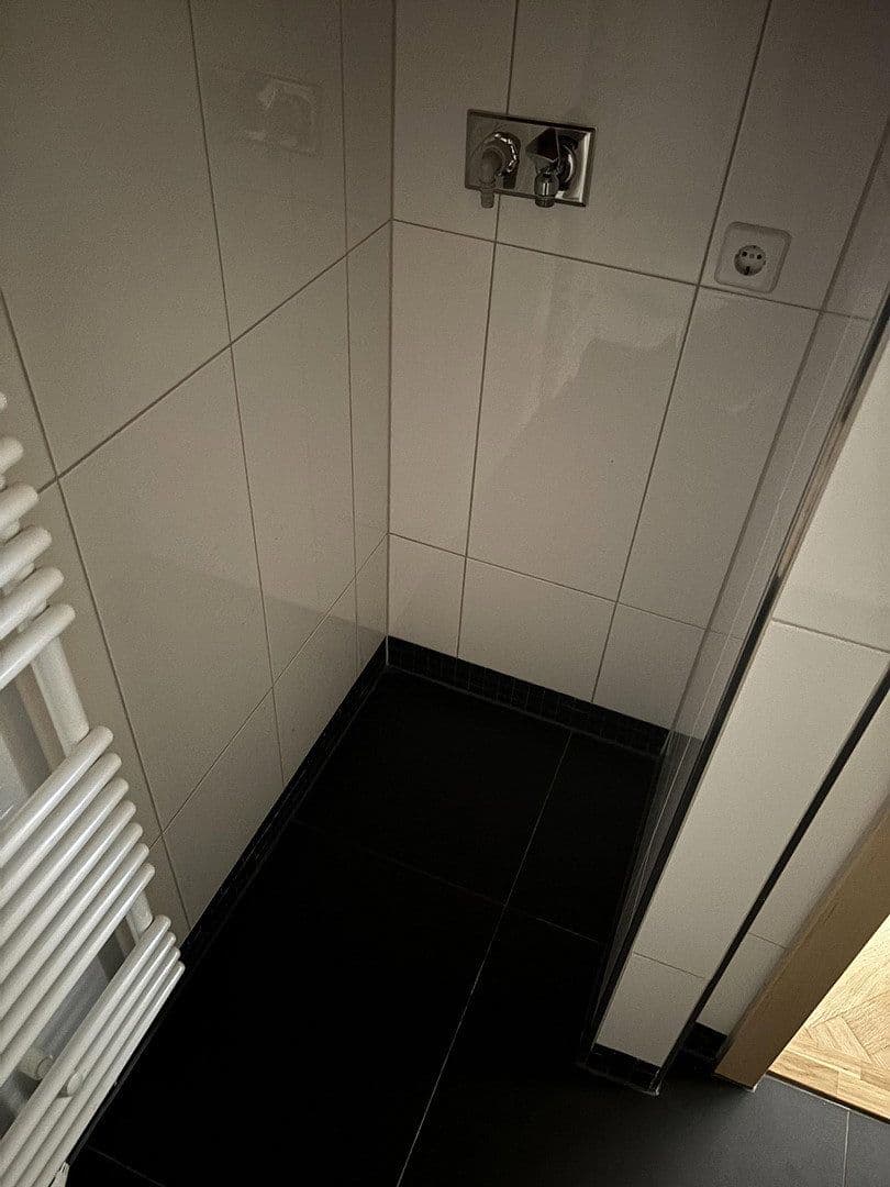 Prodej bytu 1+1 43 m², Alsenstraße 16, Berlin, Berlín Prodej bytu 1+1 43 m², Alsenstraße 16, Berlin, Berlín