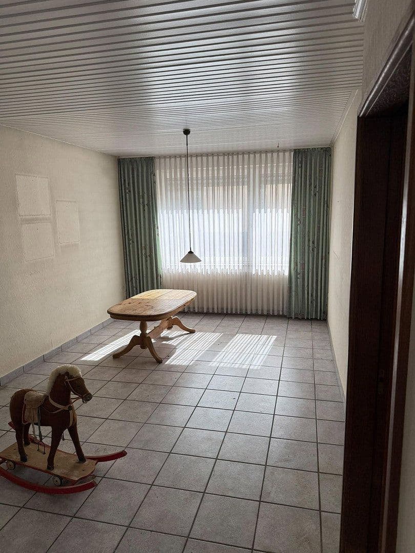 Prodej domu 368 m², pozemek 686 m², Meckenheim, Severní Porýní-Vestfálsko Prodej domu 368 m², pozemek 686 m², Meckenheim, Severní Porýní-Vestfálsko