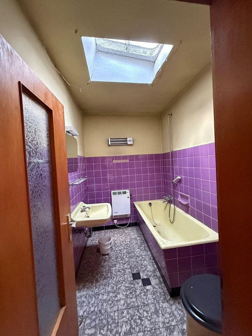 Prodej domu 368 m², pozemek 686 m², Meckenheim, Severní Porýní-Vestfálsko Prodej domu 368 m², pozemek 686 m², Meckenheim, Severní Porýní-Vestfálsko