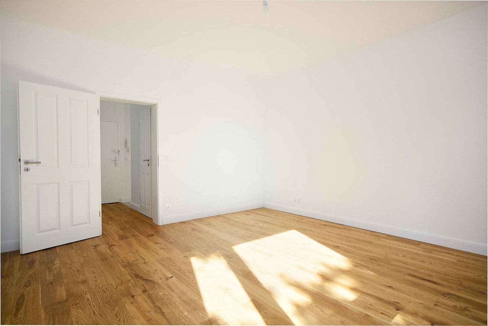 Prodej bytu 2+1 46 m², Waldenserstrasse 6, Berlin, Berlín Prodej bytu 2+1 46 m², Waldenserstrasse 6, Berlin, Berlín