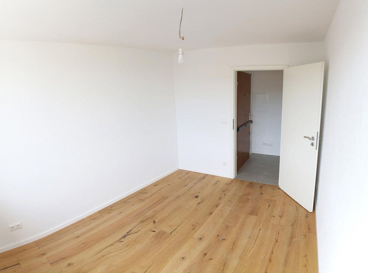 Pronájem bytu 4+1 90 m², Friedenheimer Straße 70, München, Bavorsko Pronájem bytu 4+1 90 m², Friedenheimer Straße 70, München, Bavorsko