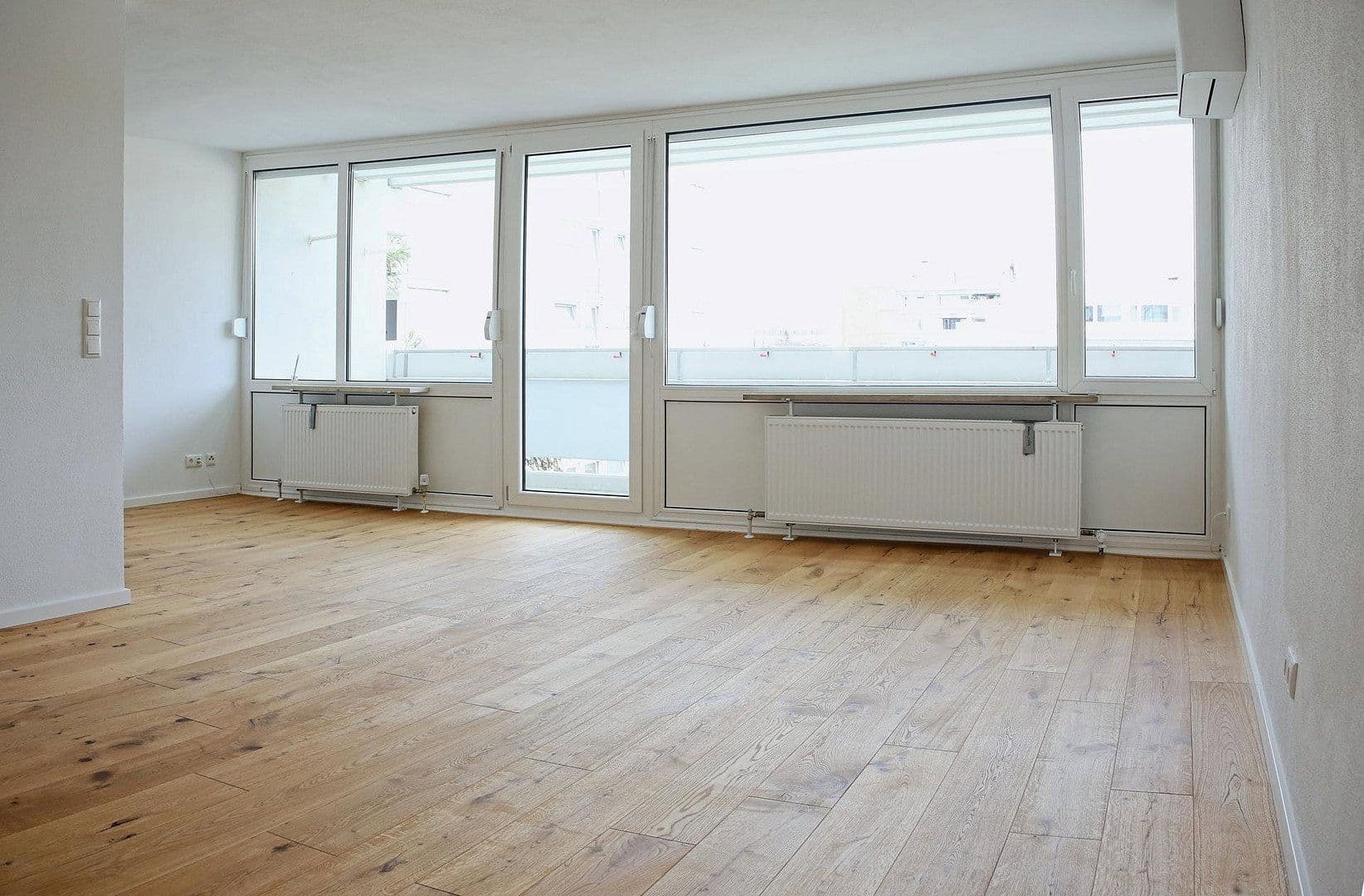 Pronájem bytu 4+1 90 m², Friedenheimer Straße 70, München, Bavorsko Pronájem bytu 4+1 90 m², Friedenheimer Straße 70, München, Bavorsko