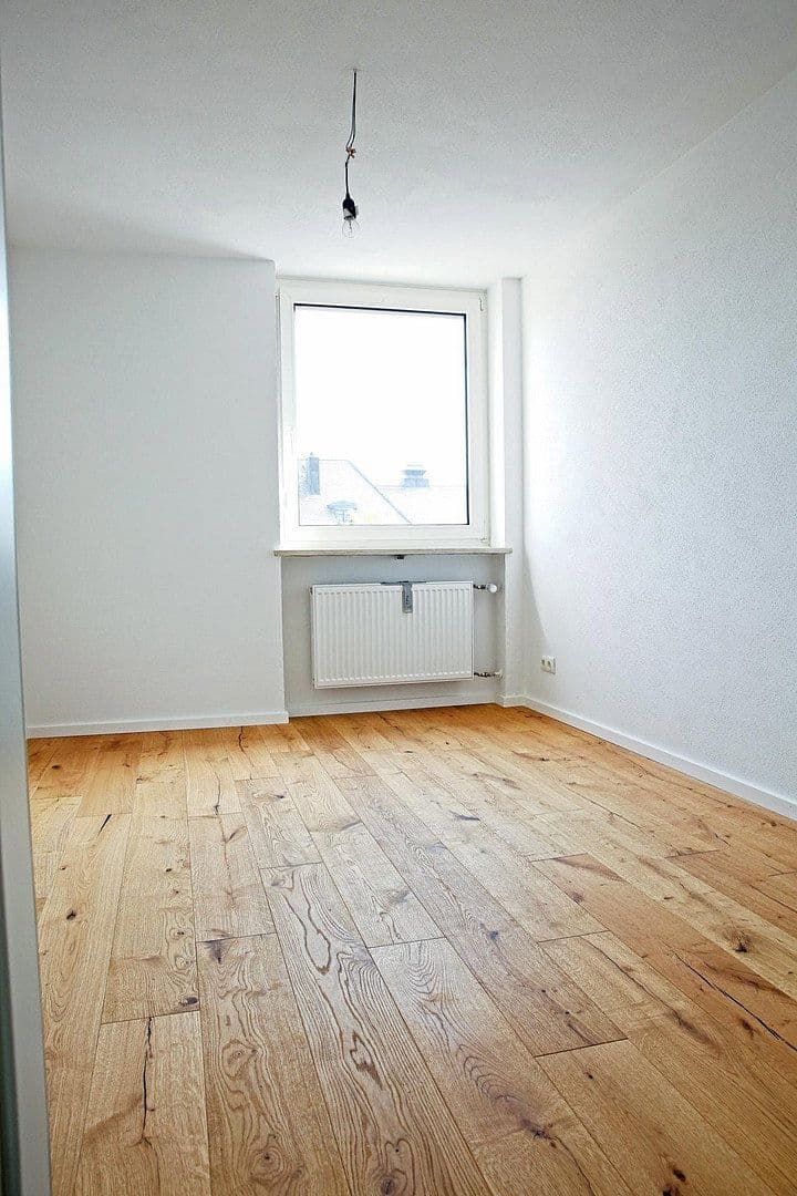 Pronájem bytu 4+1 90 m², Friedenheimer Straße 70, München, Bavorsko Pronájem bytu 4+1 90 m², Friedenheimer Straße 70, München, Bavorsko