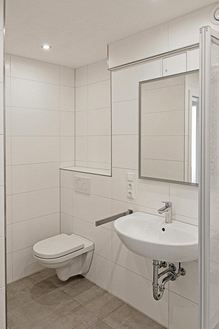 Pronájem bytu 4+1 90 m², Friedenheimer Straße 70, München, Bavorsko Pronájem bytu 4+1 90 m², Friedenheimer Straße 70, München, Bavorsko