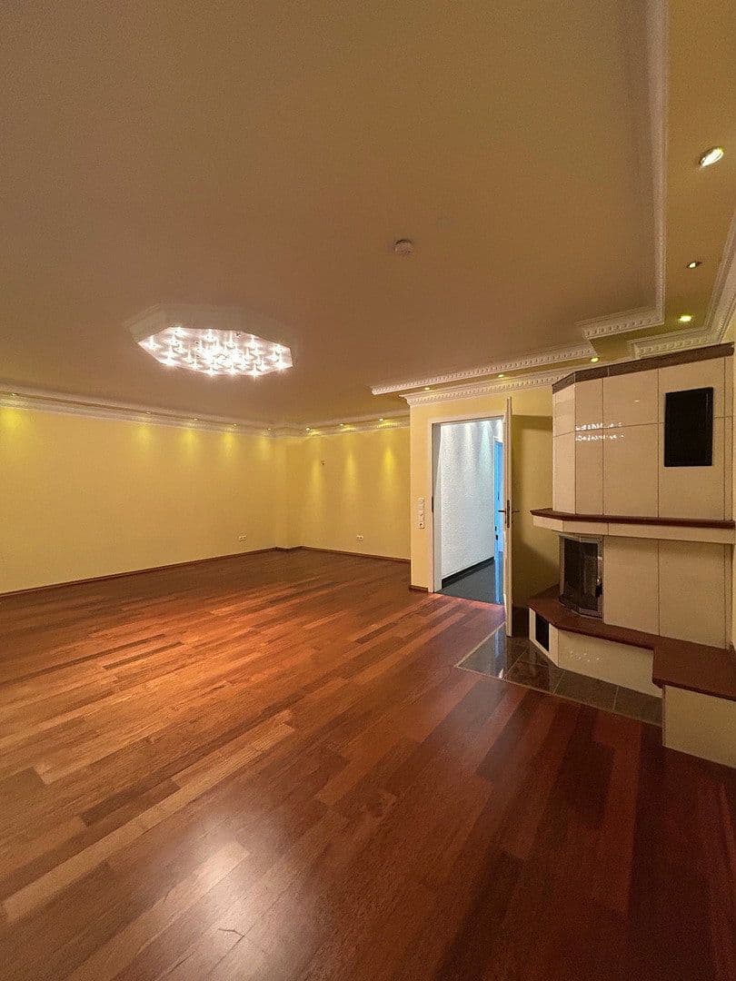 Pronájem domu 186 m², pozemek 384 m², Leverkusen, Severní Porýní-Vestfálsko Pronájem domu 186 m², pozemek 384 m², Leverkusen, Severní Porýní-Vestfálsko