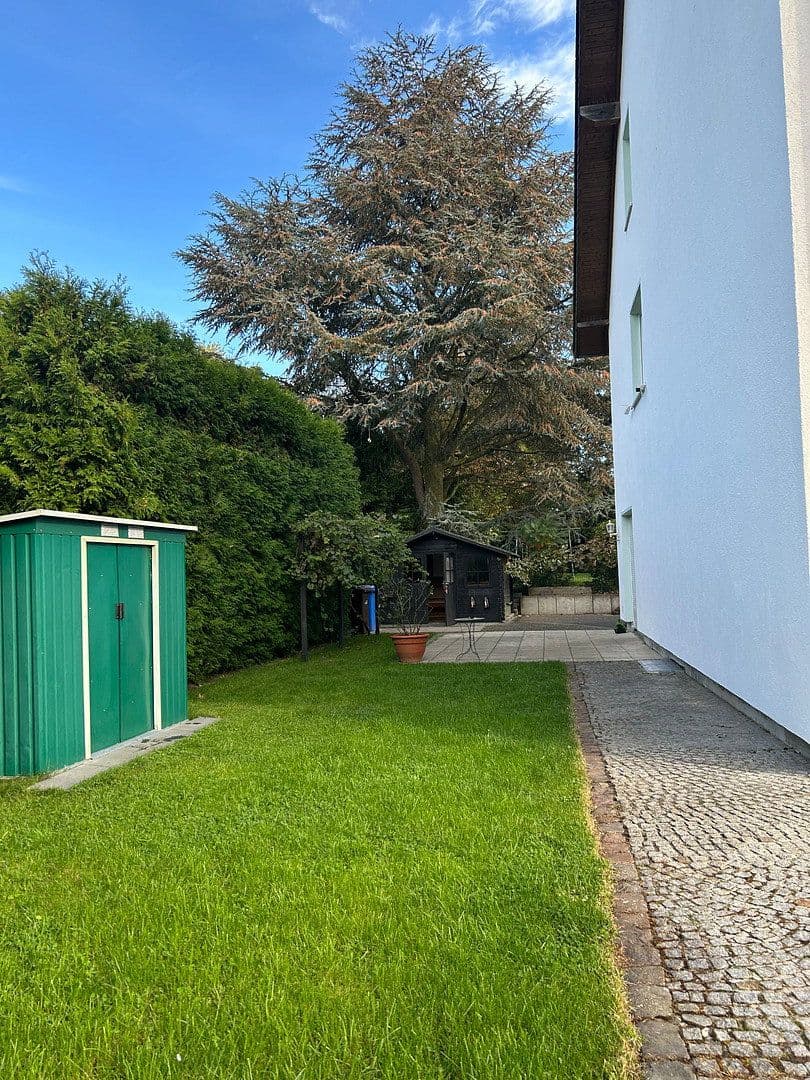 Pronájem domu 186 m², pozemek 384 m², Leverkusen, Severní Porýní-Vestfálsko Pronájem domu 186 m², pozemek 384 m², Leverkusen, Severní Porýní-Vestfálsko