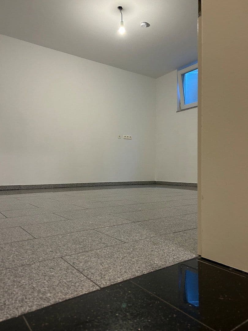 Pronájem domu 186 m², pozemek 384 m², Leverkusen, Severní Porýní-Vestfálsko Pronájem domu 186 m², pozemek 384 m², Leverkusen, Severní Porýní-Vestfálsko