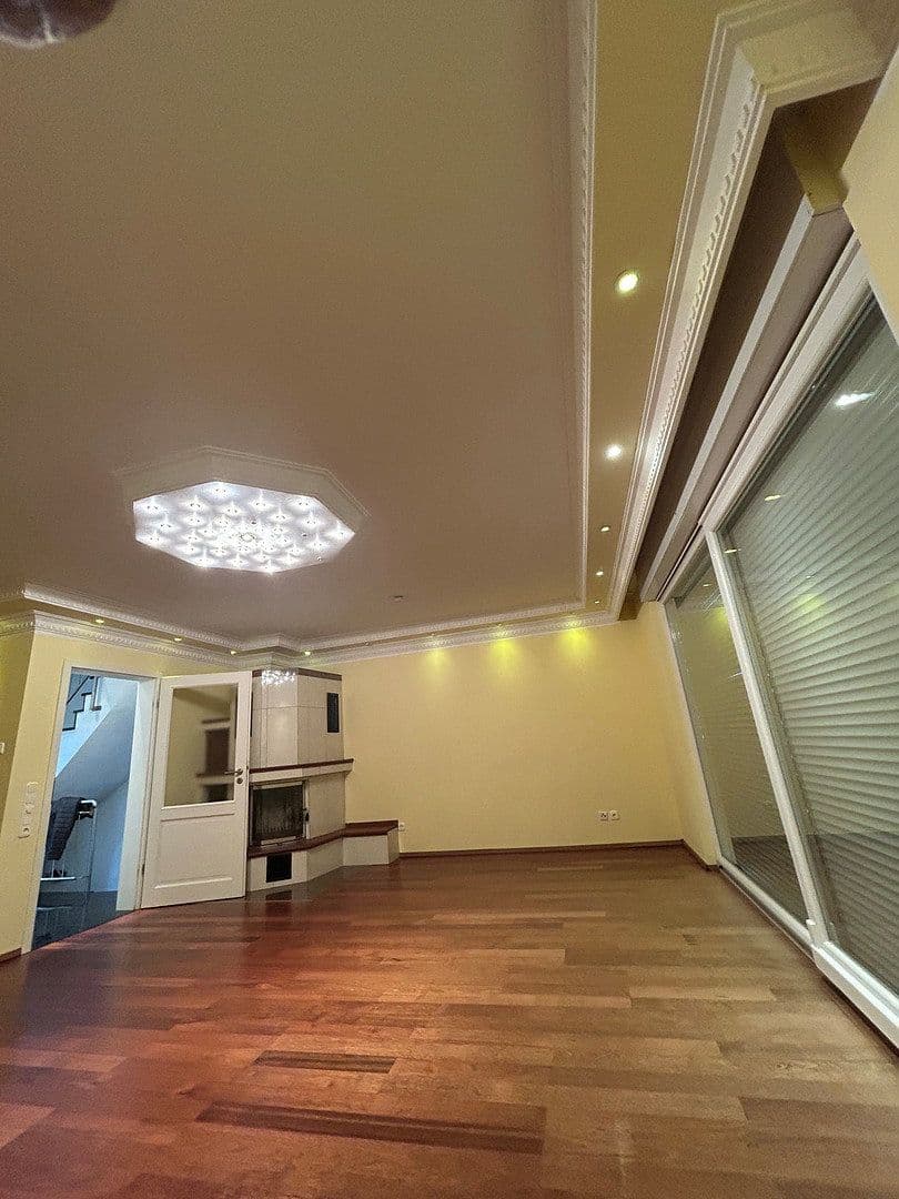 Pronájem domu 186 m², pozemek 384 m², Leverkusen, Severní Porýní-Vestfálsko Pronájem domu 186 m², pozemek 384 m², Leverkusen, Severní Porýní-Vestfálsko