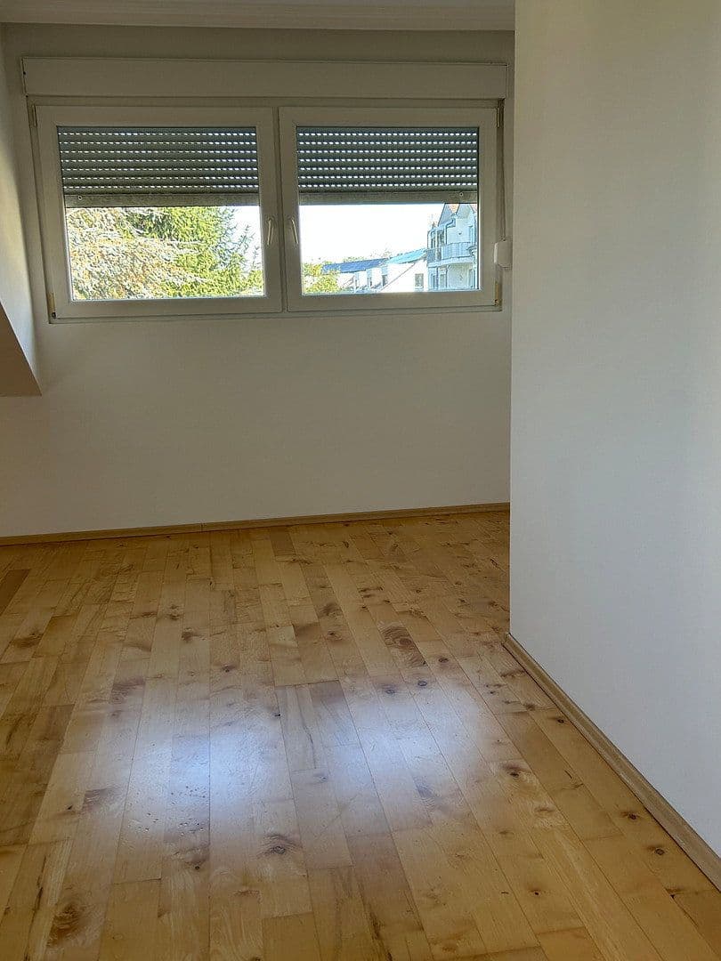 Pronájem domu 186 m², pozemek 384 m², Leverkusen, Severní Porýní-Vestfálsko Pronájem domu 186 m², pozemek 384 m², Leverkusen, Severní Porýní-Vestfálsko