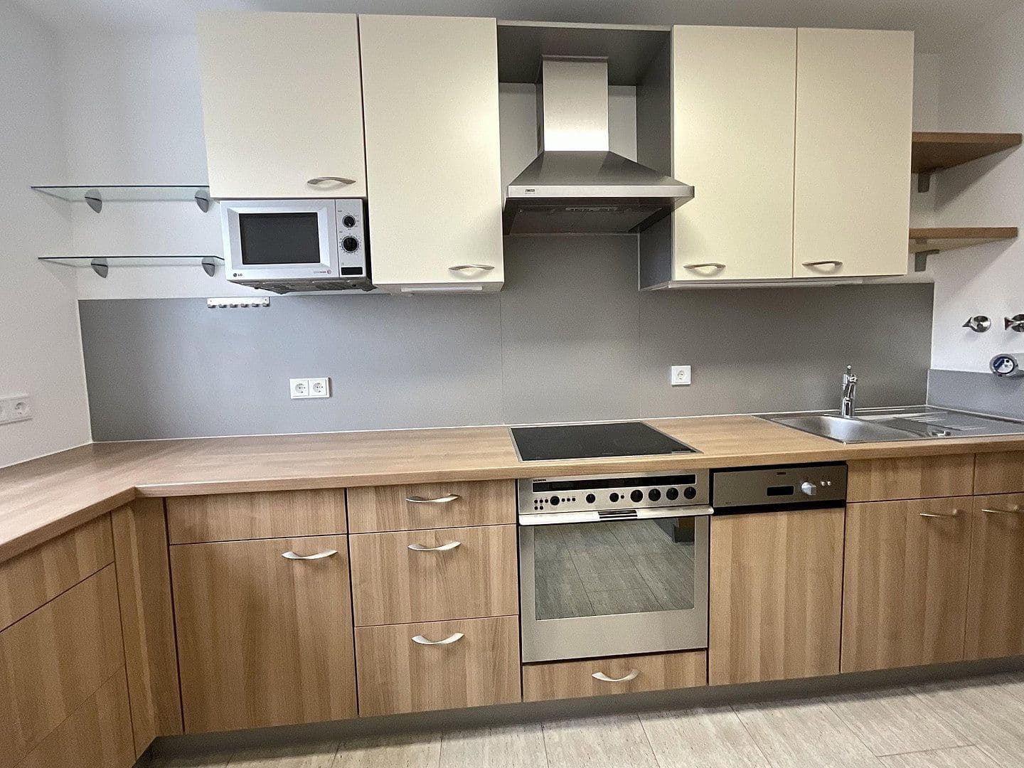 Pronájem bytu 3+1 92 m², Stadtbergen, Bavorsko Pronájem bytu 3+1 92 m², Stadtbergen, Bavorsko