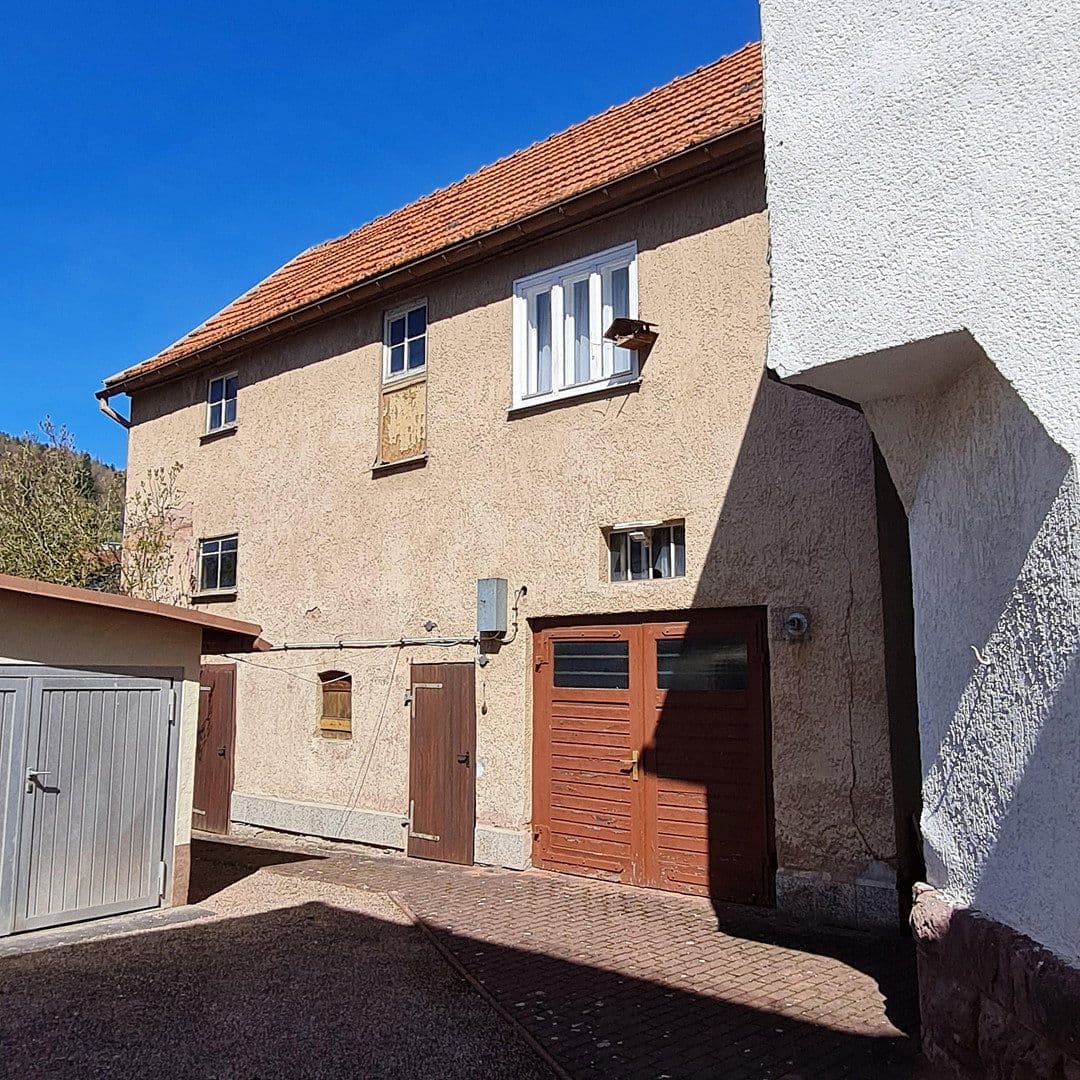 Prodej domu 158 m², pozemek 1.030 m², Hauptstraße 37, Steinbach-Hallenberg, Durynsko Prodej domu 158 m², pozemek 1.030 m², Hauptstraße 37, Steinbach-Hallenberg, Durynsko