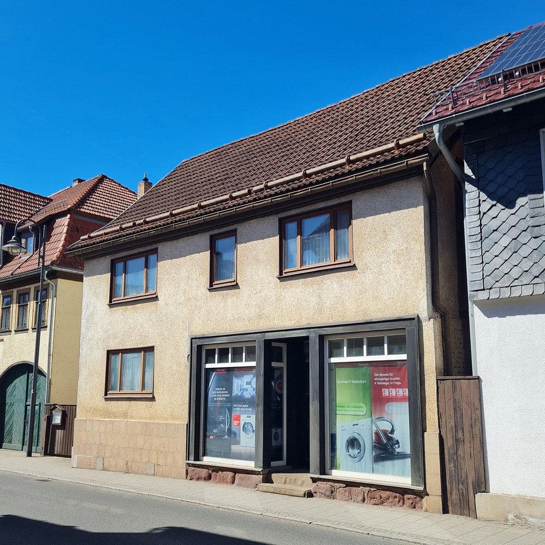Prodej domu 158 m², pozemek 1.030 m², Hauptstraße 37, Steinbach-Hallenberg, Durynsko Prodej domu 158 m², pozemek 1.030 m², Hauptstraße 37, Steinbach-Hallenberg, Durynsko