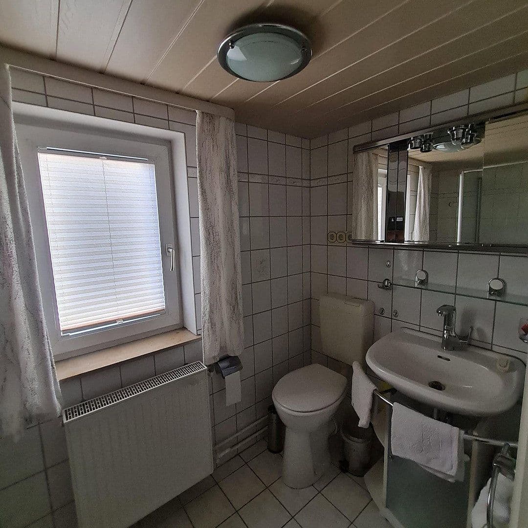Prodej domu 158 m², pozemek 1.030 m², Hauptstraße 37, Steinbach-Hallenberg, Durynsko Prodej domu 158 m², pozemek 1.030 m², Hauptstraße 37, Steinbach-Hallenberg, Durynsko