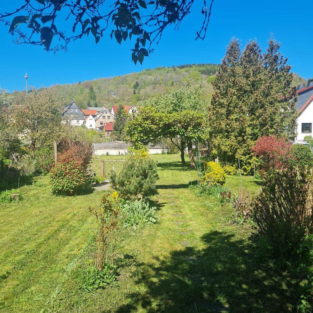 Prodej domu 158 m², pozemek 1.030 m², Hauptstraße 37, Steinbach-Hallenberg, Durynsko Prodej domu 158 m², pozemek 1.030 m², Hauptstraße 37, Steinbach-Hallenberg, Durynsko