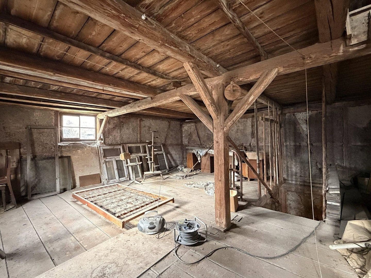 Prodej domu 158 m², pozemek 1.030 m², Hauptstraße 37, Steinbach-Hallenberg, Durynsko Prodej domu 158 m², pozemek 1.030 m², Hauptstraße 37, Steinbach-Hallenberg, Durynsko