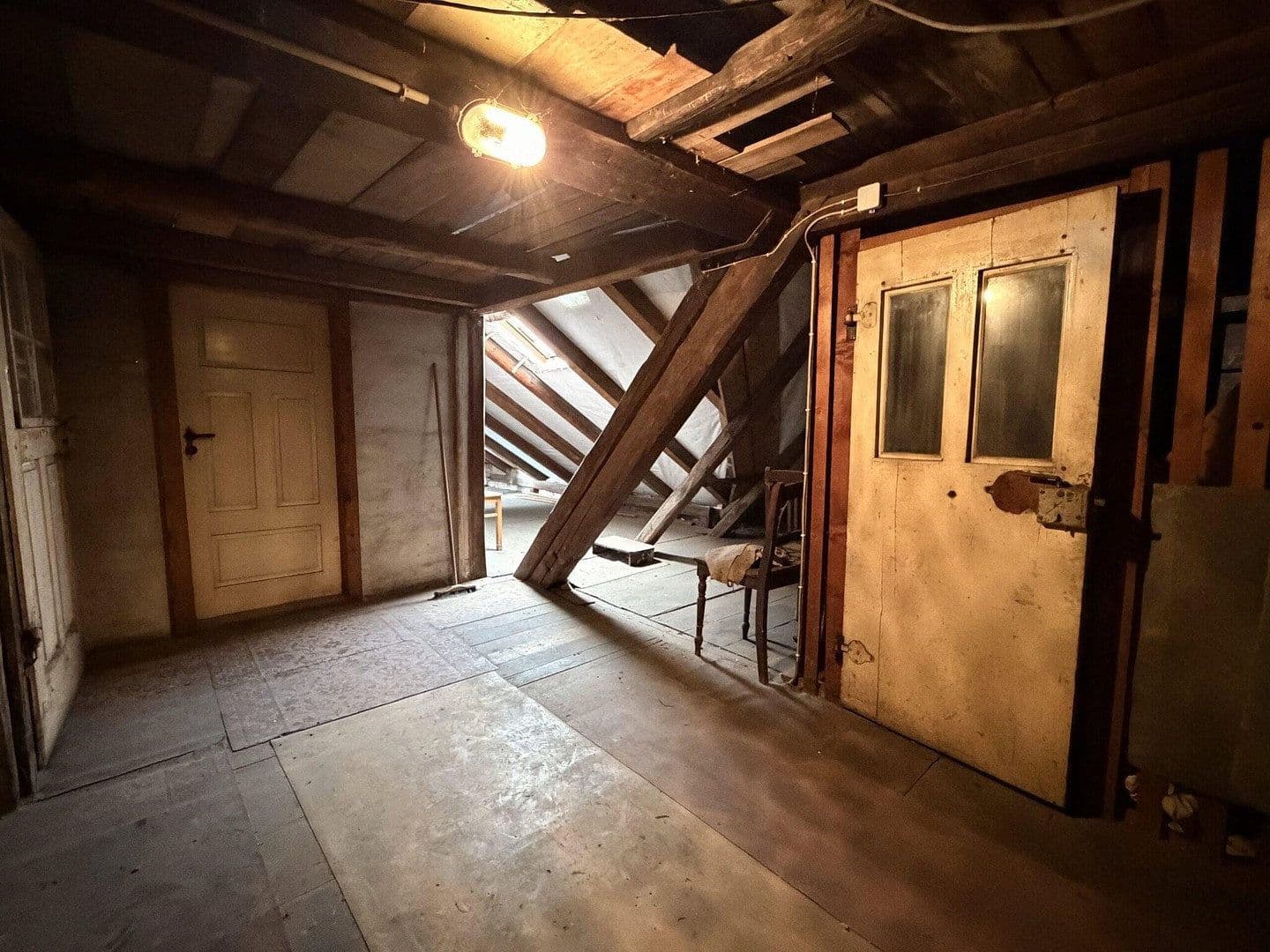 Prodej domu 158 m², pozemek 1.030 m², Hauptstraße 37, Steinbach-Hallenberg, Durynsko Prodej domu 158 m², pozemek 1.030 m², Hauptstraße 37, Steinbach-Hallenberg, Durynsko