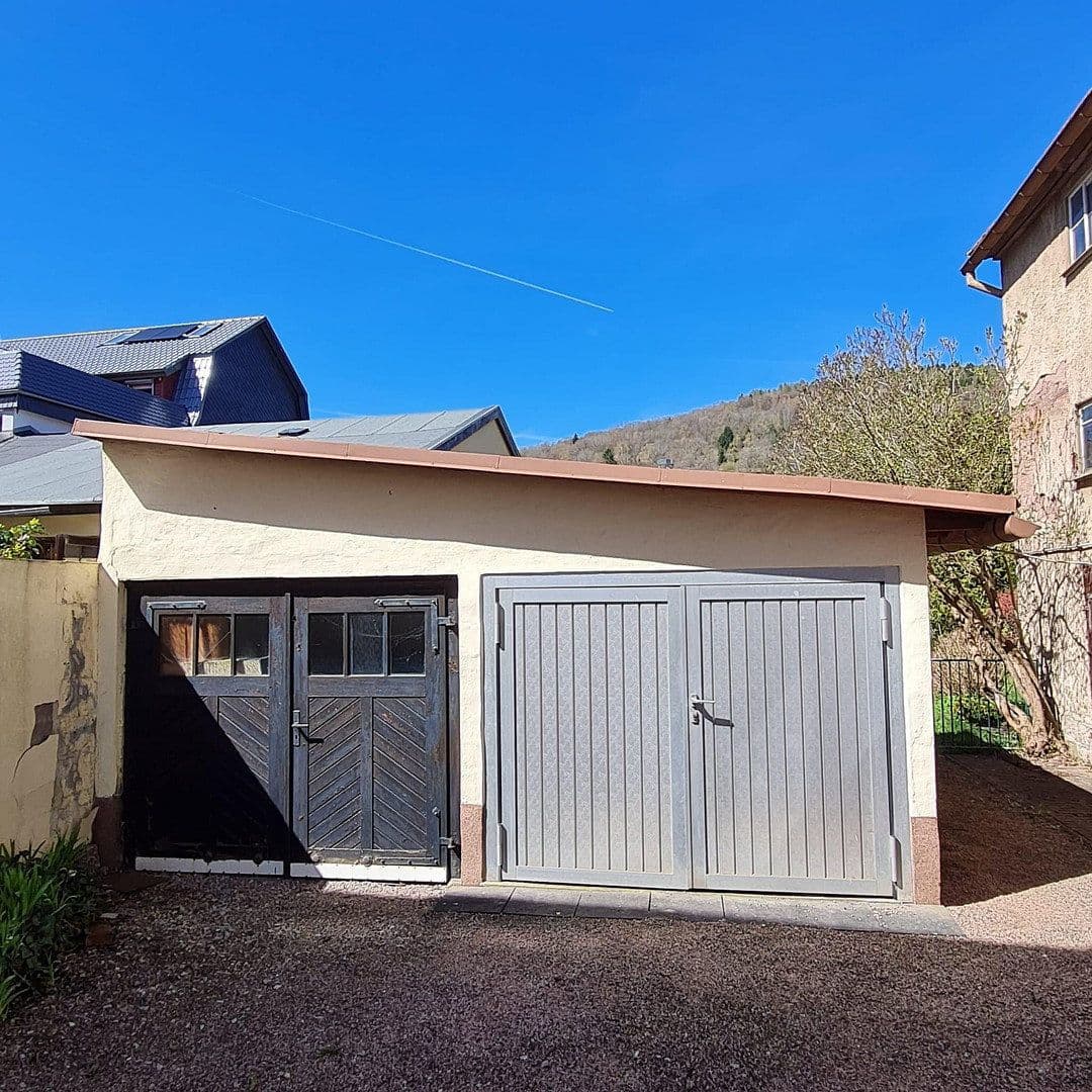 Prodej domu 158 m², pozemek 1.030 m², Hauptstraße 37, Steinbach-Hallenberg, Durynsko Prodej domu 158 m², pozemek 1.030 m², Hauptstraße 37, Steinbach-Hallenberg, Durynsko