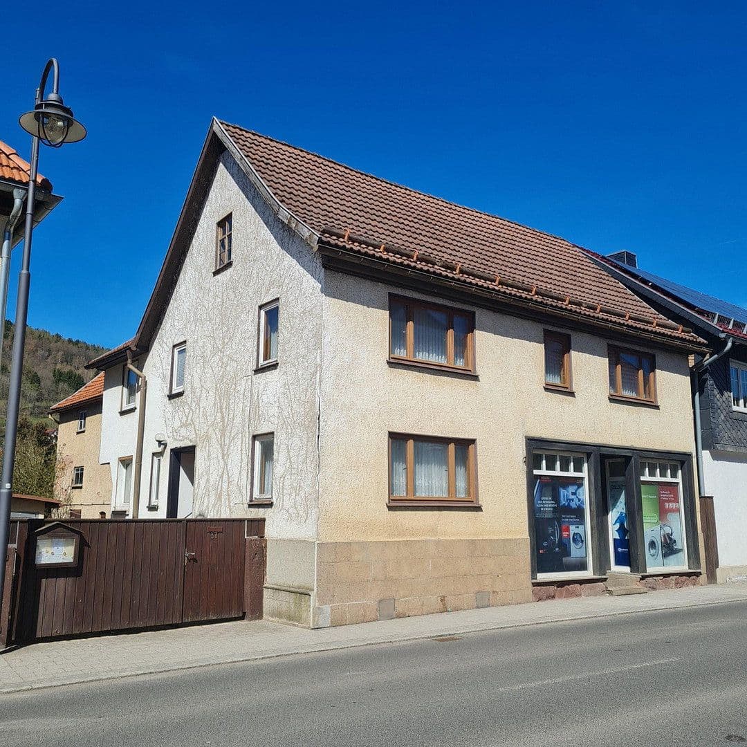 Prodej domu 158 m², pozemek 1.030 m², Hauptstraße 37, Steinbach-Hallenberg, Durynsko Prodej domu 158 m², pozemek 1.030 m², Hauptstraße 37, Steinbach-Hallenberg, Durynsko