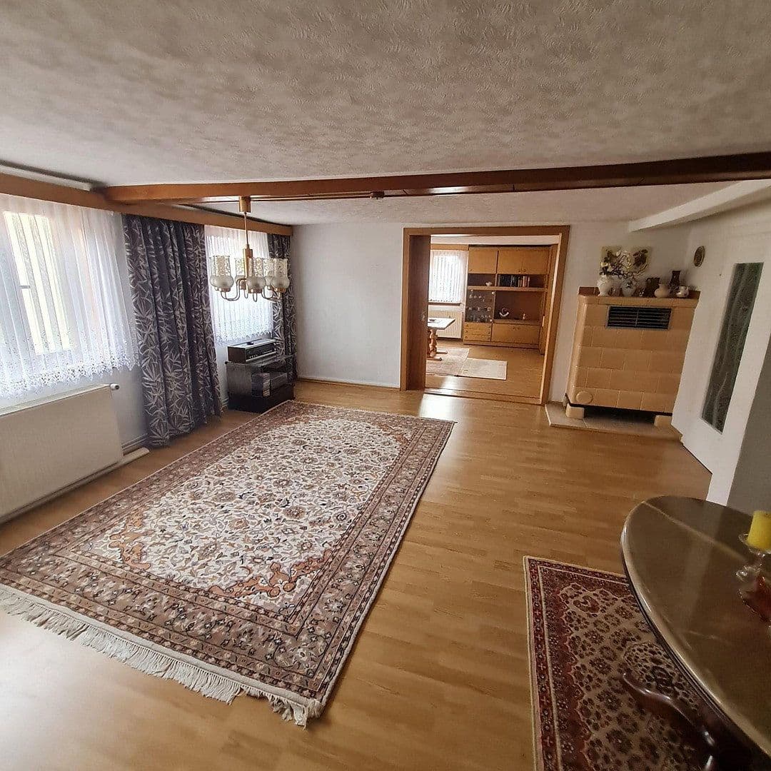 Prodej domu 158 m², pozemek 1.030 m², Hauptstraße 37, Steinbach-Hallenberg, Durynsko Prodej domu 158 m², pozemek 1.030 m², Hauptstraße 37, Steinbach-Hallenberg, Durynsko