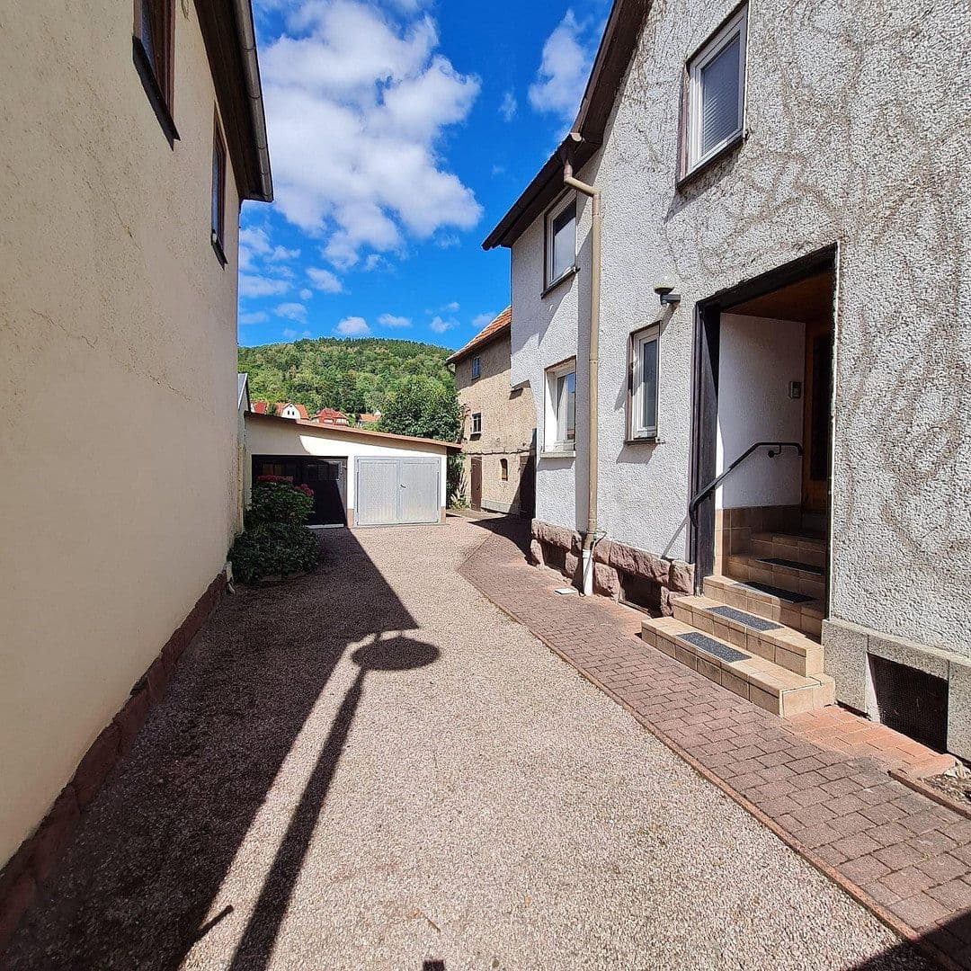 Prodej domu 158 m², pozemek 1.030 m², Hauptstraße 37, Steinbach-Hallenberg, Durynsko Prodej domu 158 m², pozemek 1.030 m², Hauptstraße 37, Steinbach-Hallenberg, Durynsko