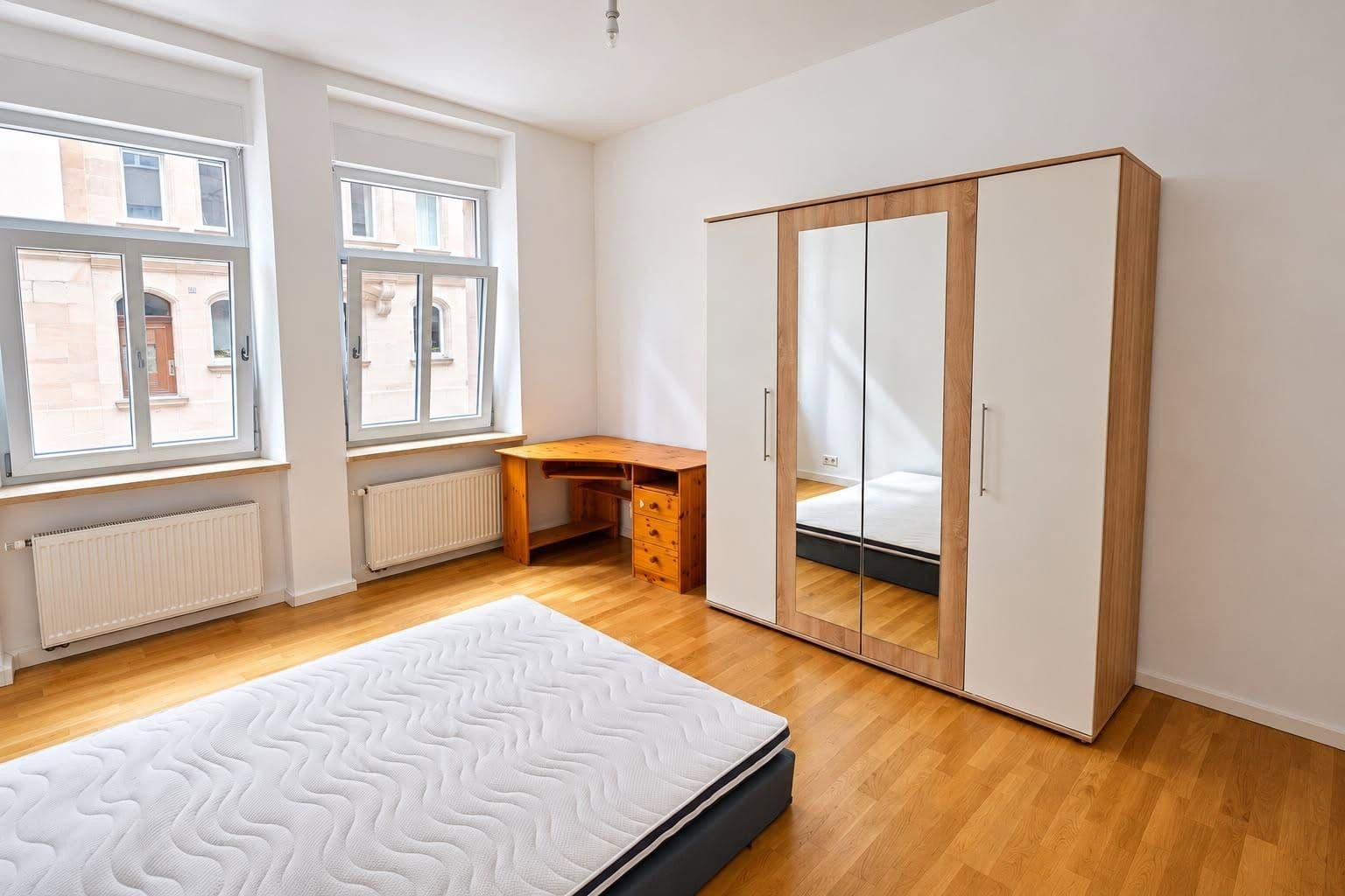 Pronájem bytu 4+1 96 m², Fenitzerstraße 29, Nürnberg, Bavorsko Pronájem bytu 4+1 96 m², Fenitzerstraße 29, Nürnberg, Bavorsko