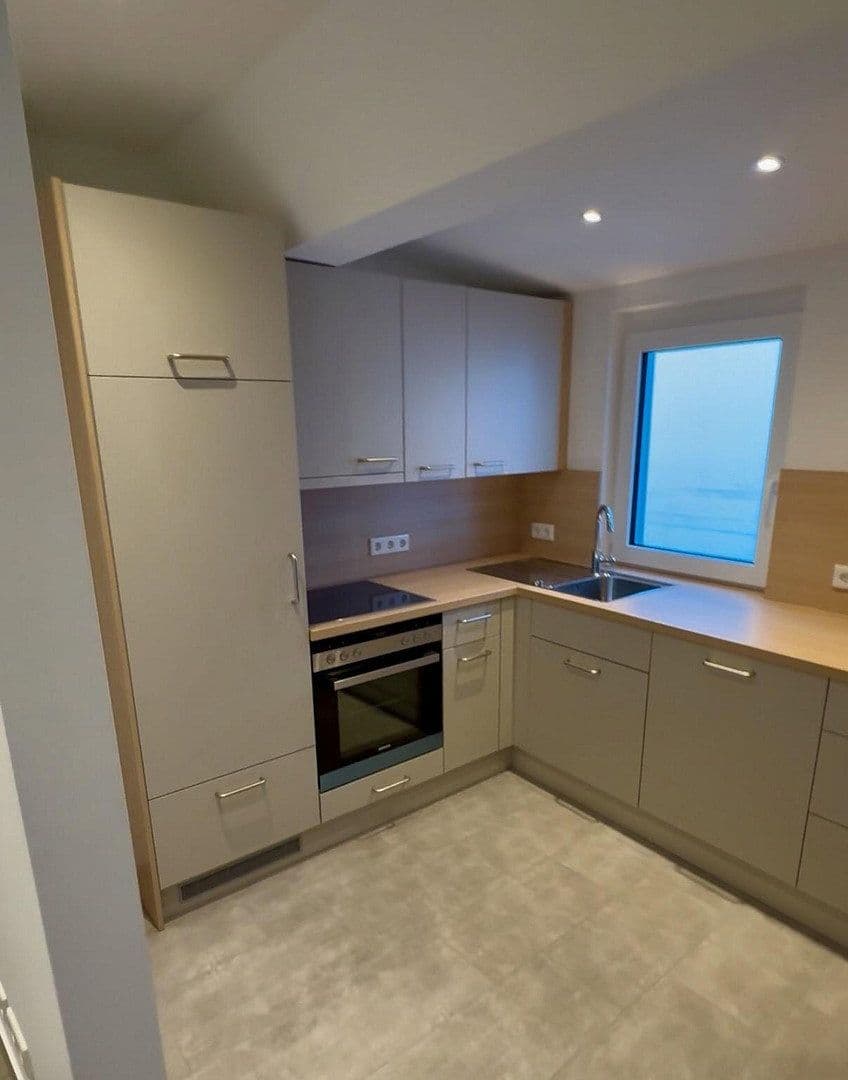 Pronájem bytu 4+1 91 m², Würzburg, Bavorsko Pronájem bytu 4+1 91 m², Würzburg, Bavorsko