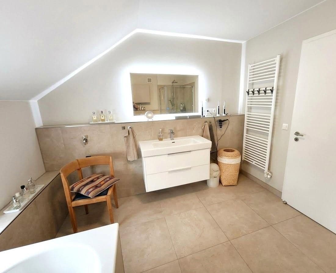 Prodej domu 152 m², pozemek 495 m², Berlin, Berlín Prodej domu 152 m², pozemek 495 m², Berlin, Berlín