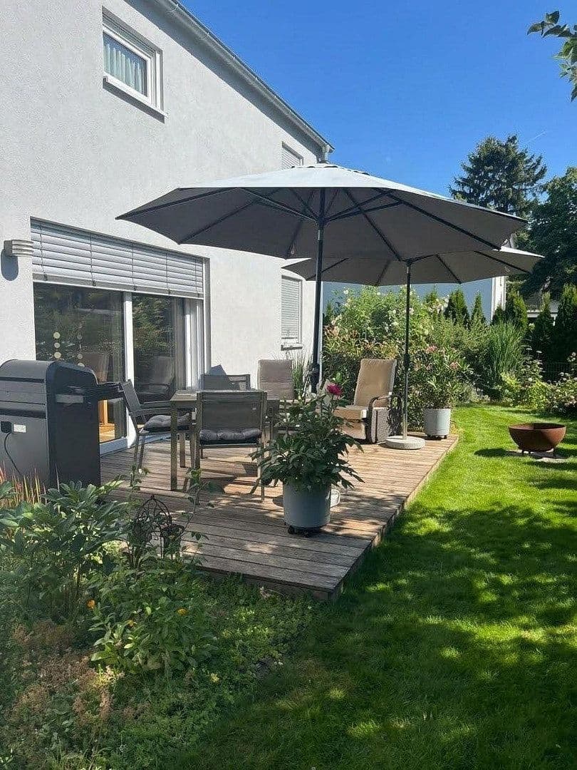 Prodej domu 152 m², pozemek 495 m², Berlin, Berlín Prodej domu 152 m², pozemek 495 m², Berlin, Berlín