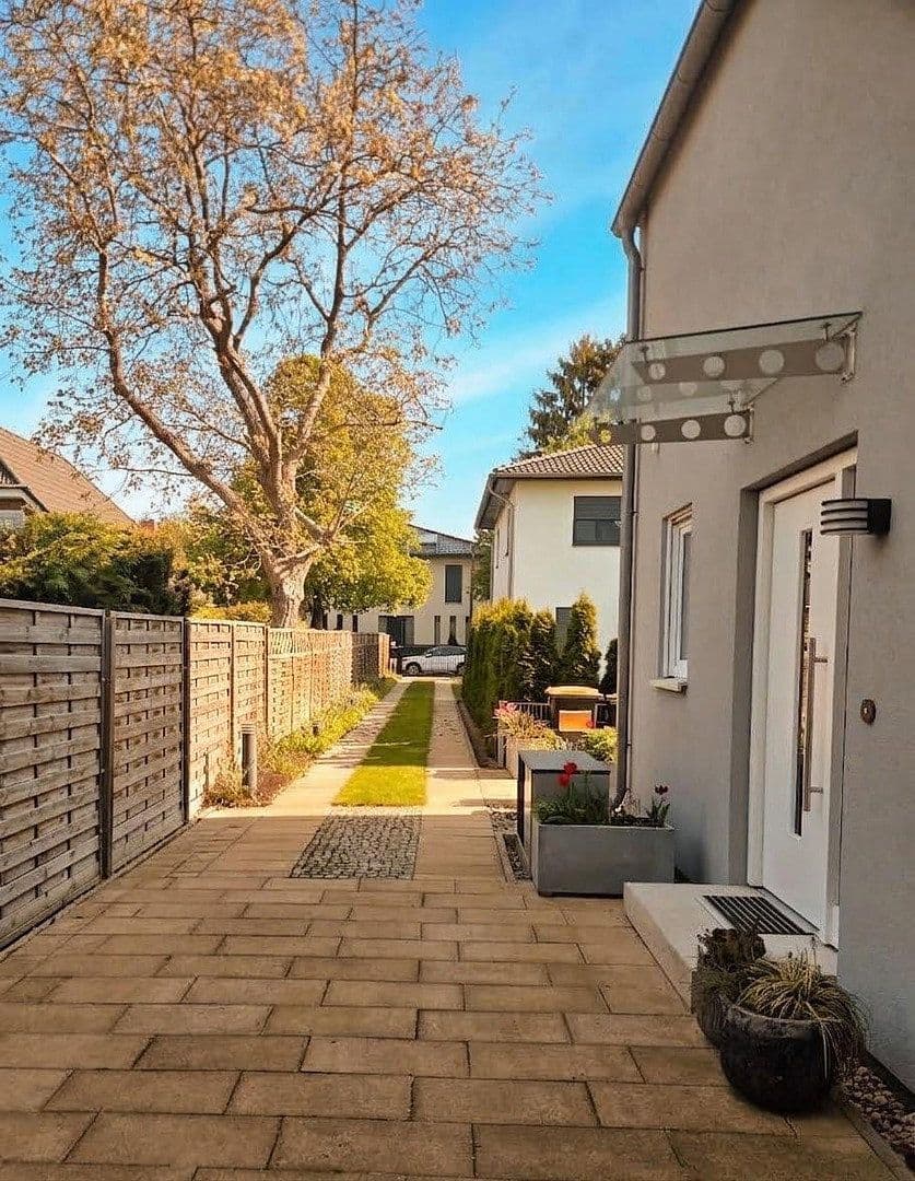 Prodej domu 152 m², pozemek 495 m², Berlin, Berlín Prodej domu 152 m², pozemek 495 m², Berlin, Berlín