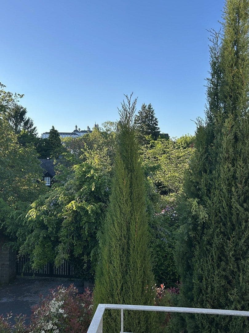 Prodej domu 250 m², pozemek 1.343 m², Bergisch Gladbach, Severní Porýní-Vestfálsko Prodej domu 250 m², pozemek 1.343 m², Bergisch Gladbach, Severní Porýní-Vestfálsko