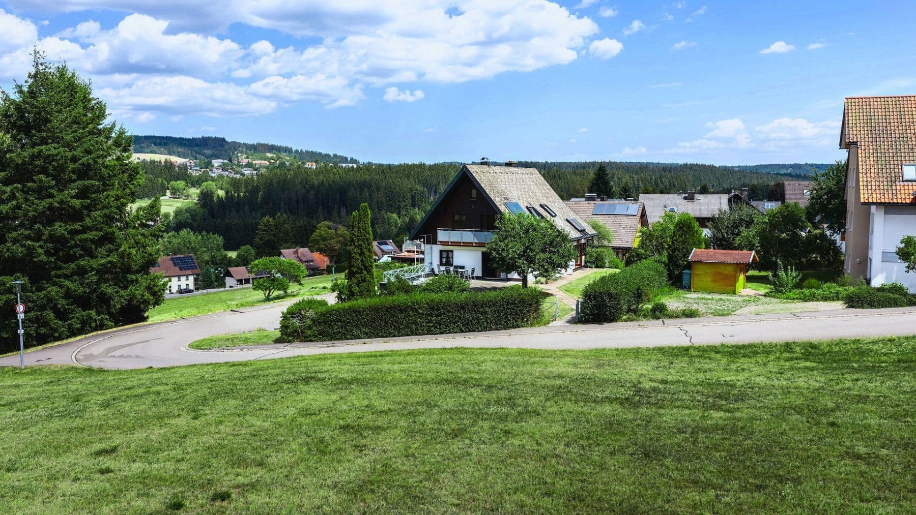 Prodej domu 187 m², pozemek 914 m², Lenzkirch, Bádensko-Württembersko Prodej domu 187 m², pozemek 914 m², Lenzkirch, Bádensko-Württembersko