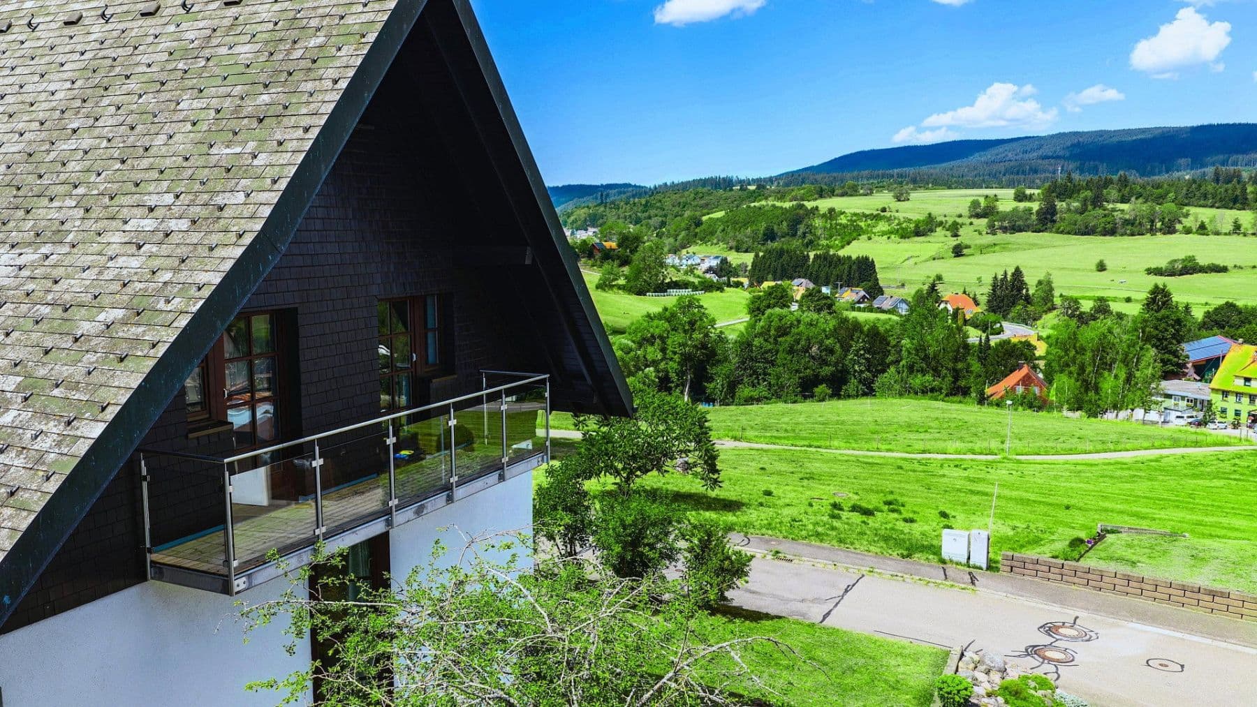 Prodej domu 187 m², pozemek 914 m², Lenzkirch, Bádensko-Württembersko Prodej domu 187 m², pozemek 914 m², Lenzkirch, Bádensko-Württembersko