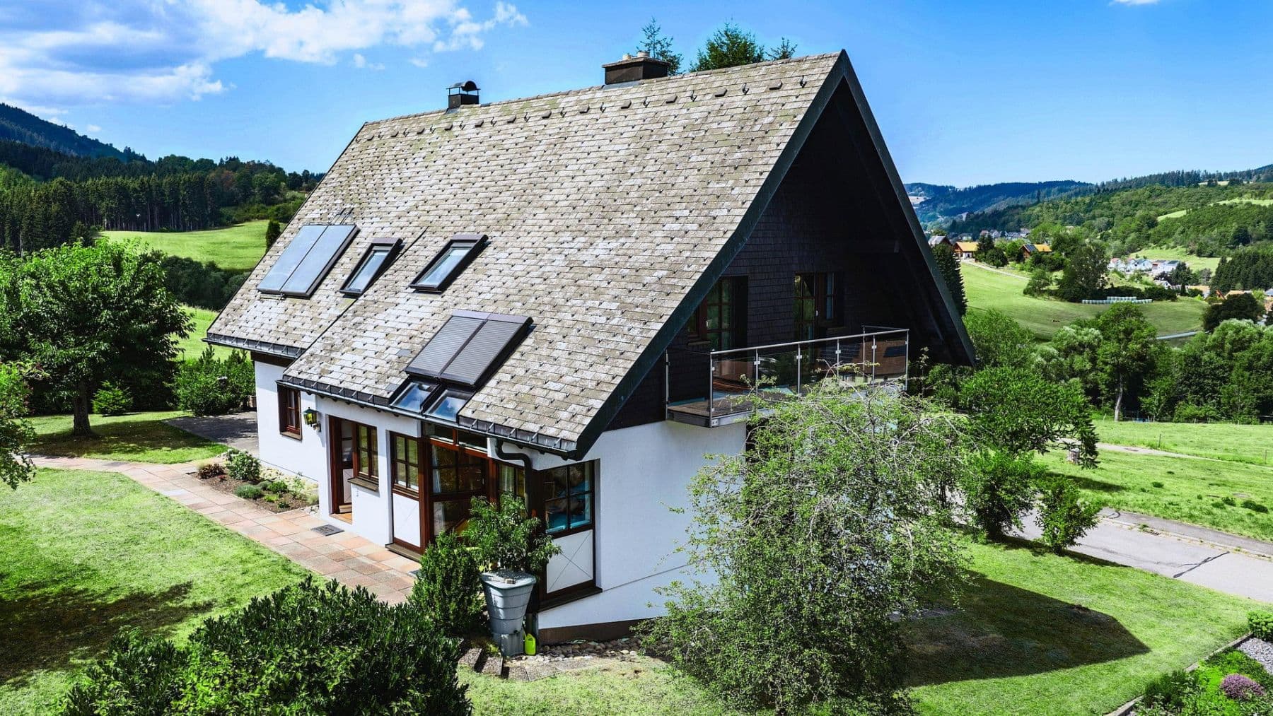 Prodej domu 187 m², pozemek 914 m², Lenzkirch, Bádensko-Württembersko Prodej domu 187 m², pozemek 914 m², Lenzkirch, Bádensko-Württembersko