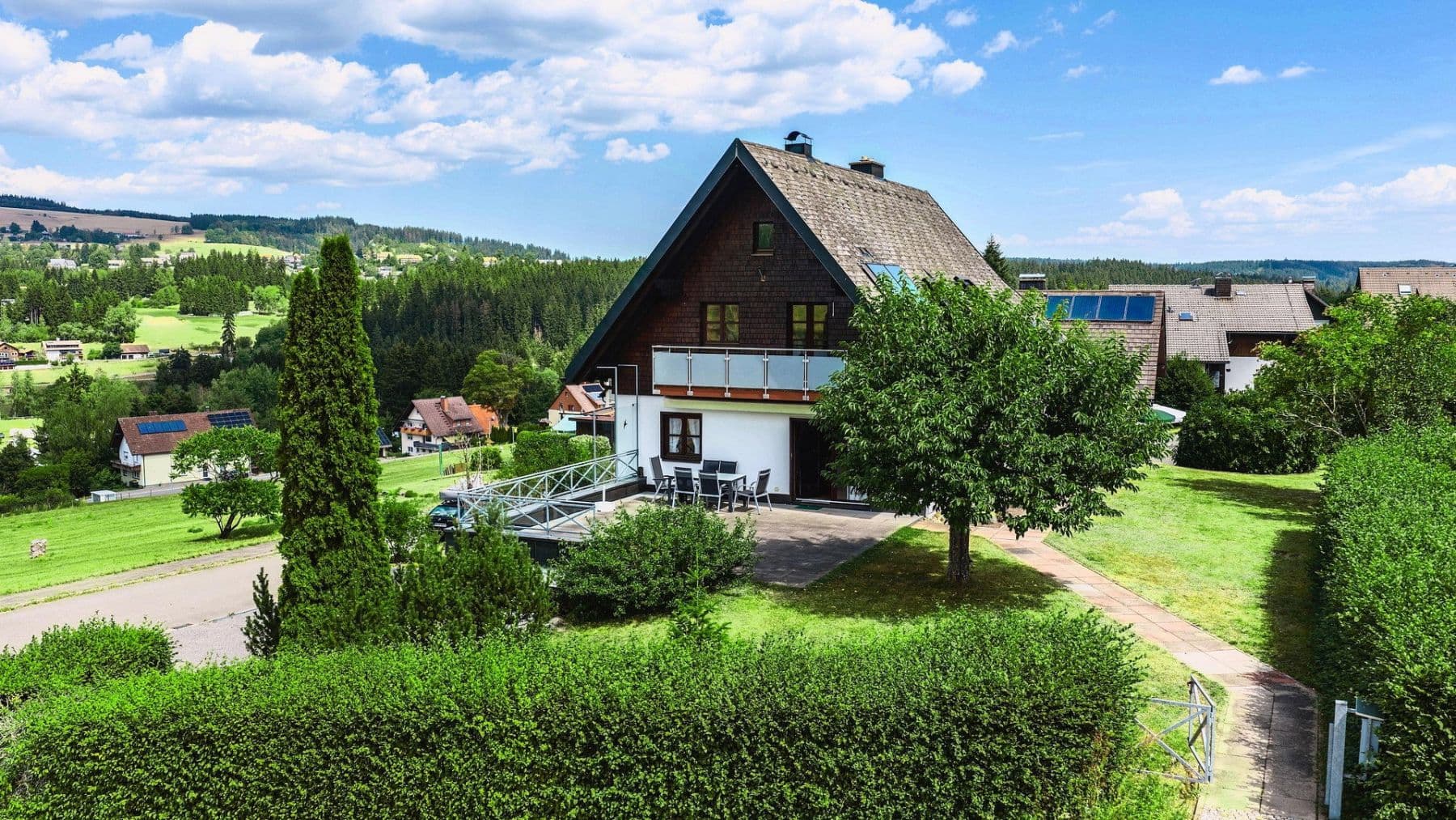 Prodej domu 187 m², pozemek 914 m², Lenzkirch, Bádensko-Württembersko Prodej domu 187 m², pozemek 914 m², Lenzkirch, Bádensko-Württembersko
